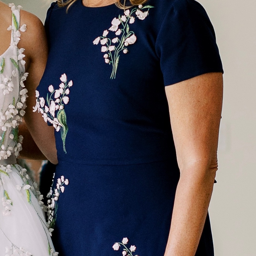 Carolina Herrera  Embroidered Crewneck Short-Sleeve Gown